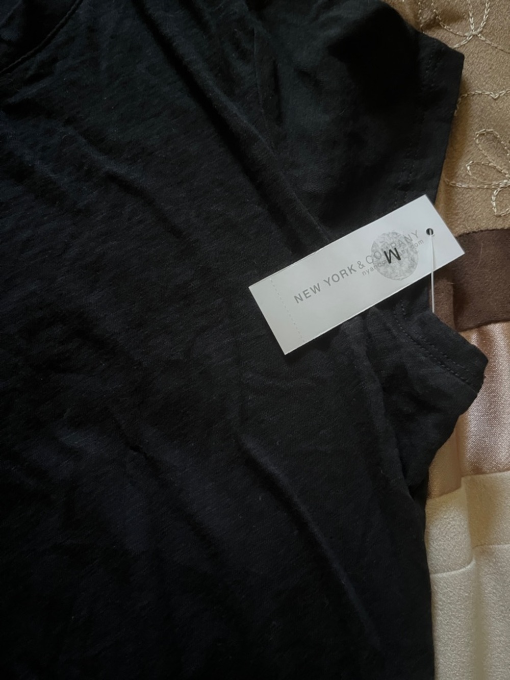 NY&C Soho Black Notch Neck Tee - Women’s M Cotton Soft Lightweight Top - NWT - Picture 8 of 9